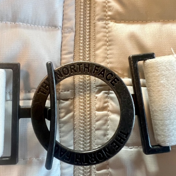 North Face Winter Jacket- Size M - Picture 2 of 8